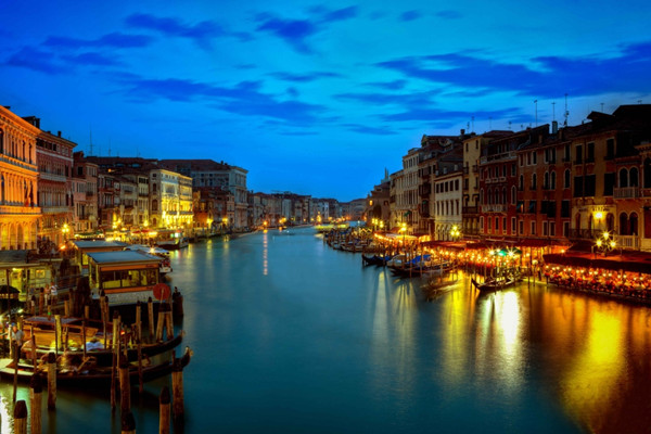 昨日,在卡塔尔首都多哈举行的第38?