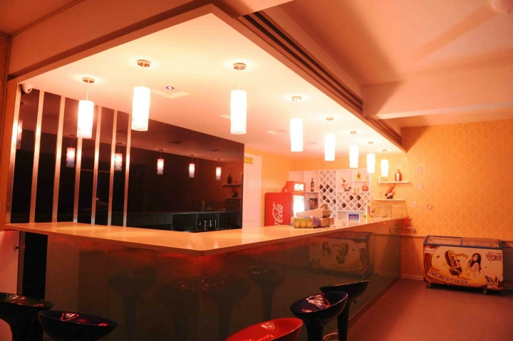 大学生俱乐部 学校里的酒吧 自唱自high