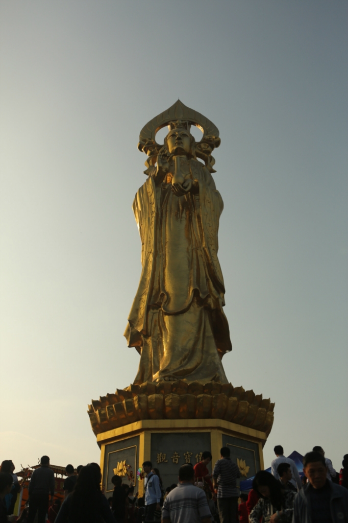 广州莲花山大佛