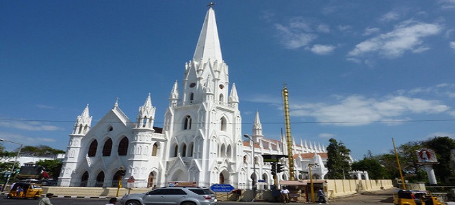 金奈印象 金奈是南印度东岸的一座城市,它坐落于孟加拉湾的岸边是 