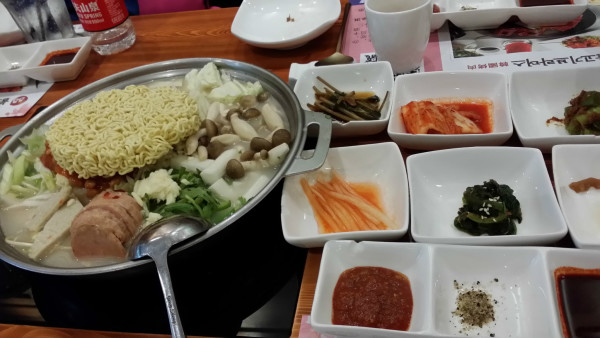 速食面怎么吃最划算 wKgB6lQhMkGAdWMVAAZ4723yLgw61.jpeg?imageView2%2F2%2Fw%2F600%2Fq%2F90