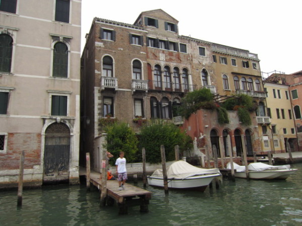 自由的意大利 wKgBs1b2mE6ACnQiAAIL7aHdxps20.jpeg?imageView2%2F2%2Fw%2F600%2Fq%2F90