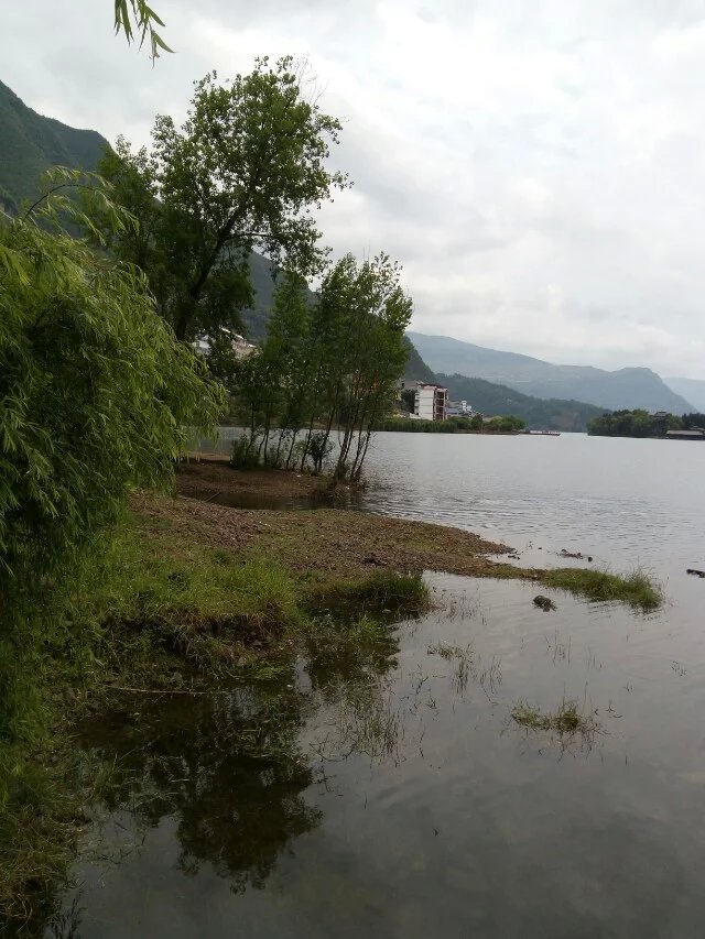 雷波馬湖 馬湖位於四川省涼山彝族自治州雷波縣黃琅鎮境內,距縣城47