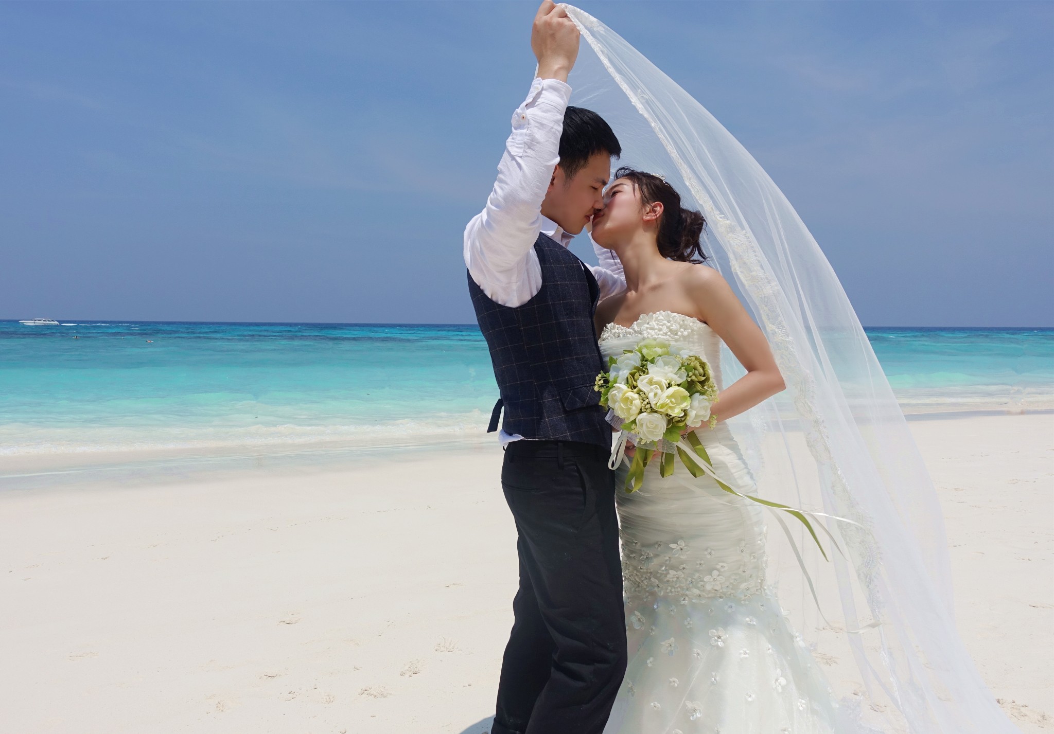 闺蜜结婚可以送婚纱吗_闺蜜婚纱头像(3)