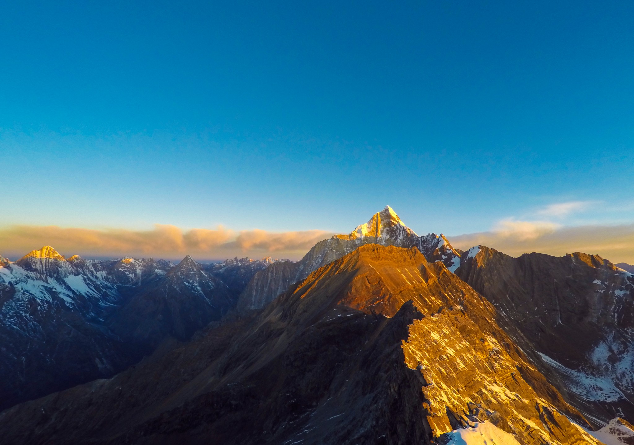 勇攀高峰,四姑娘山大峰攀登,3日徒步登顶
