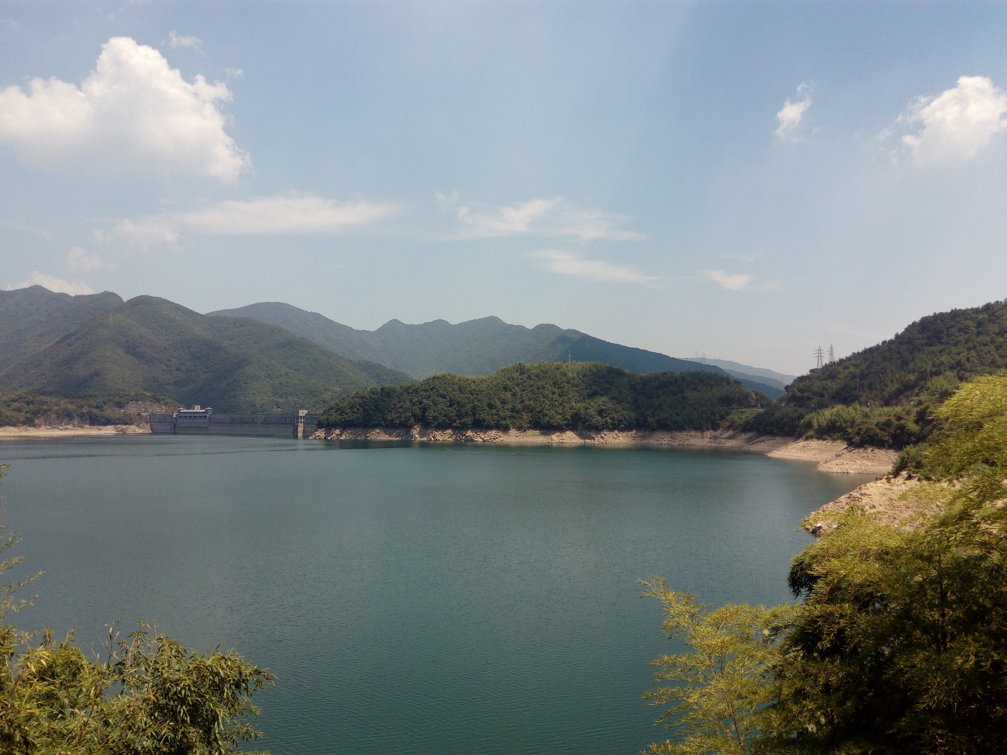 用车轮丈量皎口水库的美