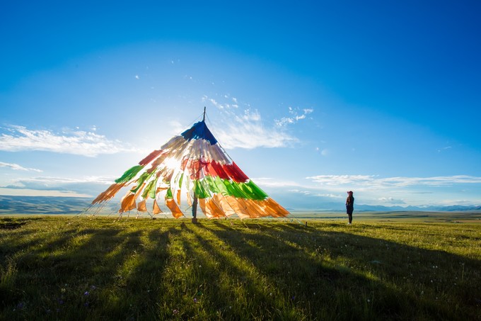 听说青海湖关闭了,沿线的房源很紧张,请问真的