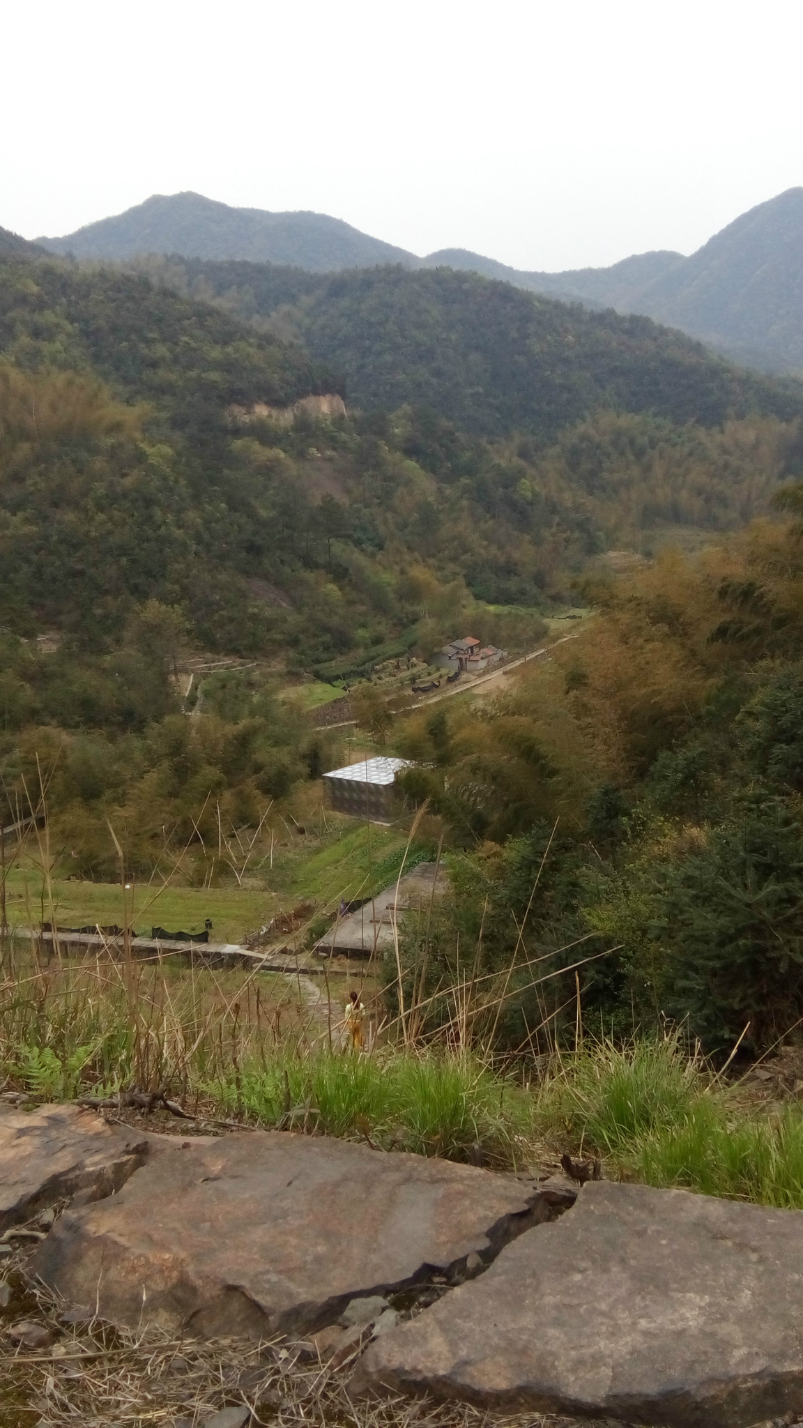 富盛五峰岭,坐在大坝上谈恋爱 没有多少远方的足迹,但我们可以从这里